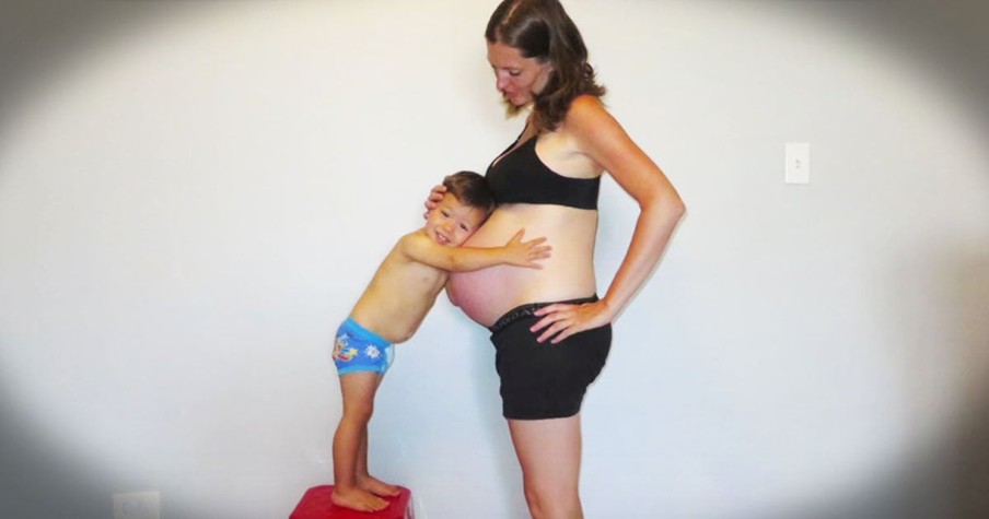 Adorable Pregnancy Time Lapse Of Twin Girls