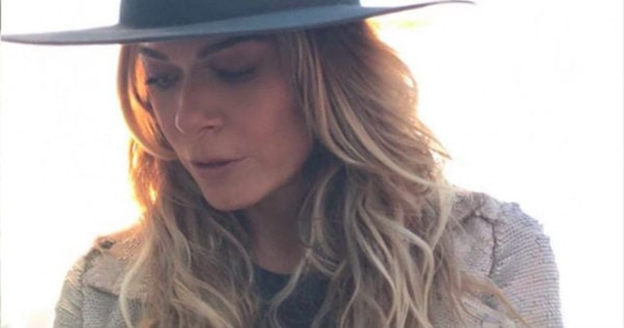 She Hid the Truth For Years But LeAnn Rimes Now Opens Up About Hard Times And Psoriasis