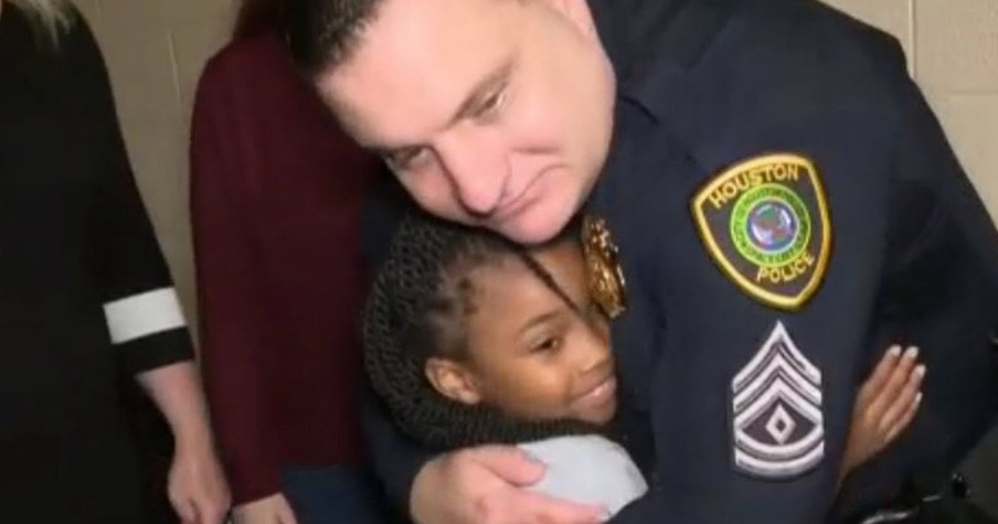 Little Girl Is Sent By God To Hug Police Officers In Every State