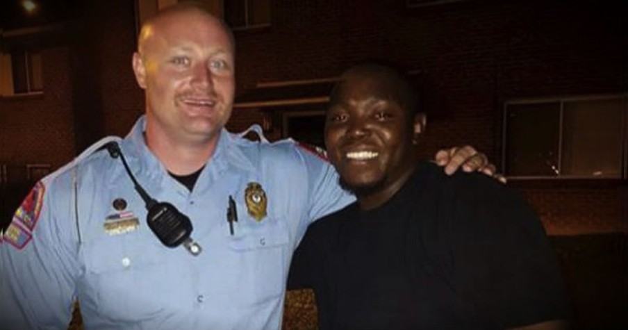 Police Officer Takes A Photo With The Man Who Tried To Kill Him