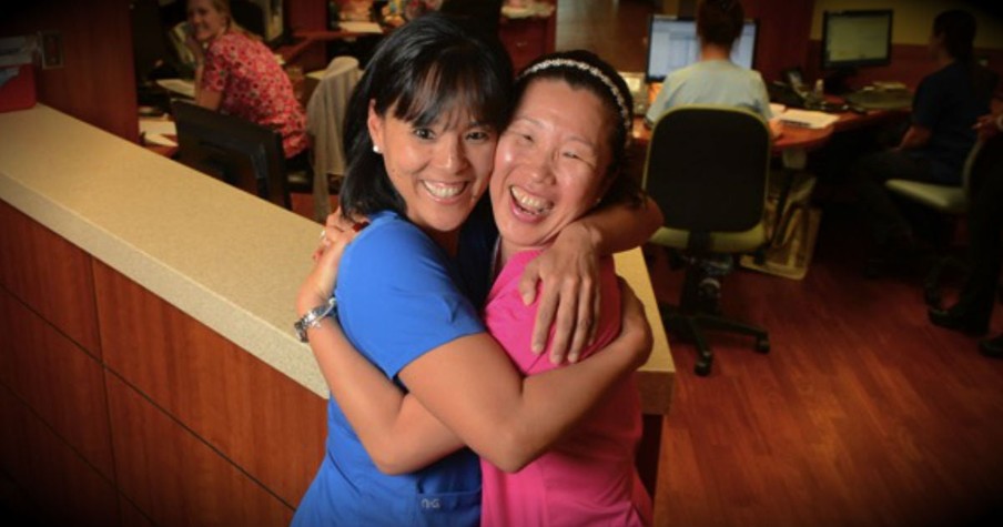 Long-Lost Sisters Miraculously Reunite After 30 Years