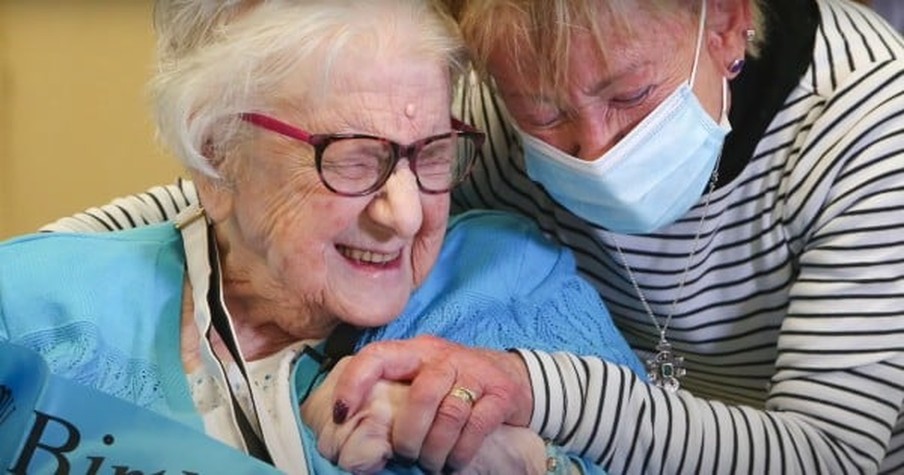 She Had To Give Up Her Newborn But 80 Years Later, Mother And Daughter Reunion Is Touching