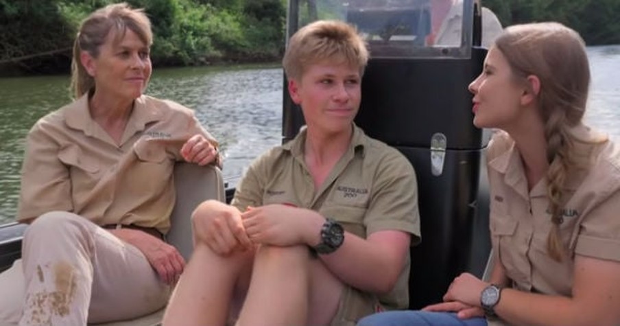 Terri Irwin Reveals The Family Has Worked Together To Honor Steve Irwin's Dying Wish