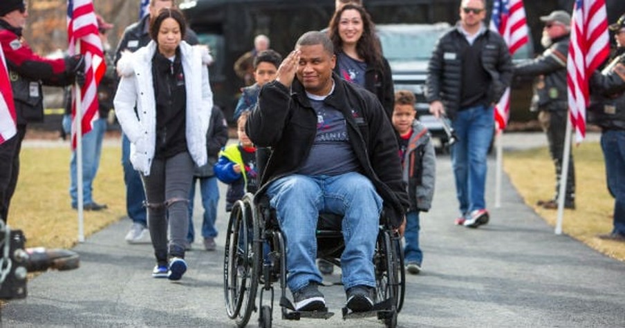 The Gary Sinise Foundation Blesses Wounded Warrior And Family Of 8 With A Special Home