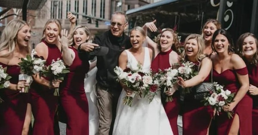 Bride Is In For A Huge Surprise When She Gets Tom Hanks In Her Wedding Photos