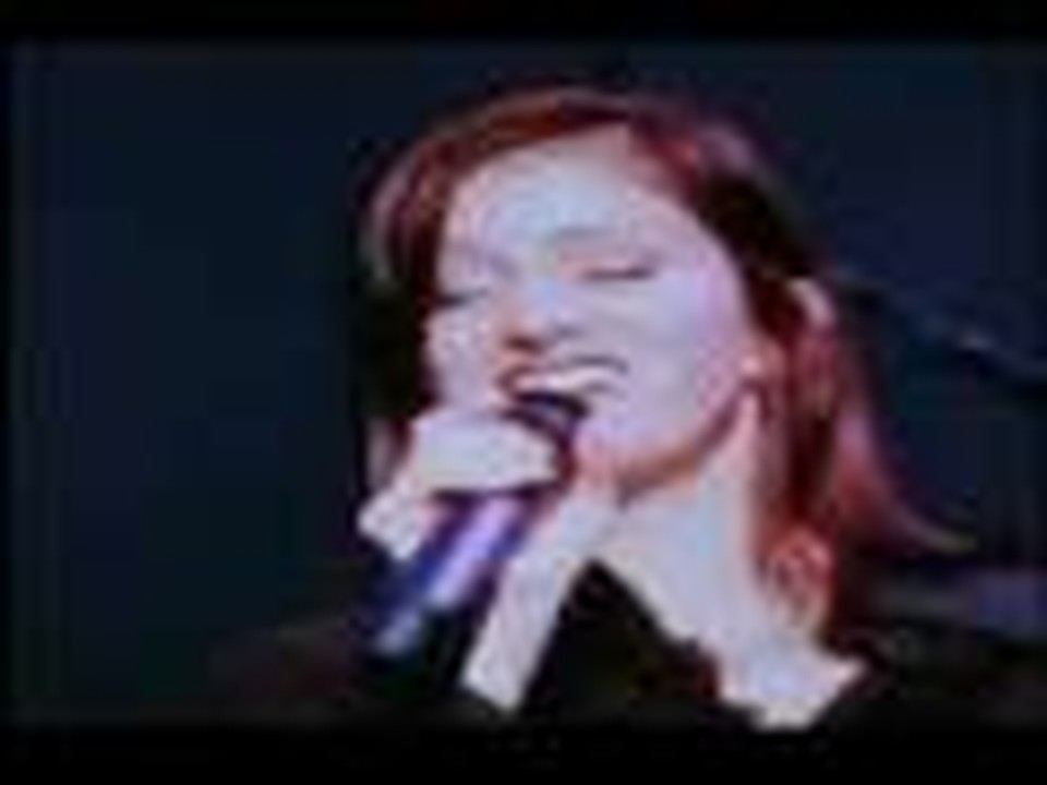 Crystal Lewis- The Blood Will Never Lose Its Power(La Sangre Nunca Perder�)English
