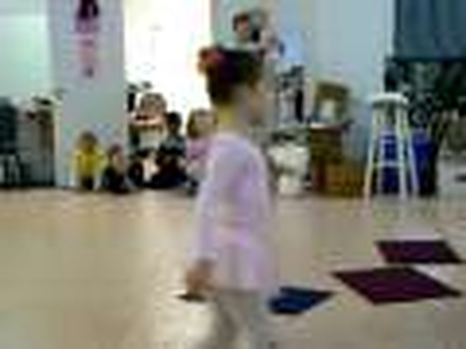 Julia Dancing 1 - Warming up!