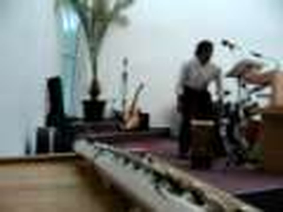Voltaire Andrews singing I am in Czech Republic