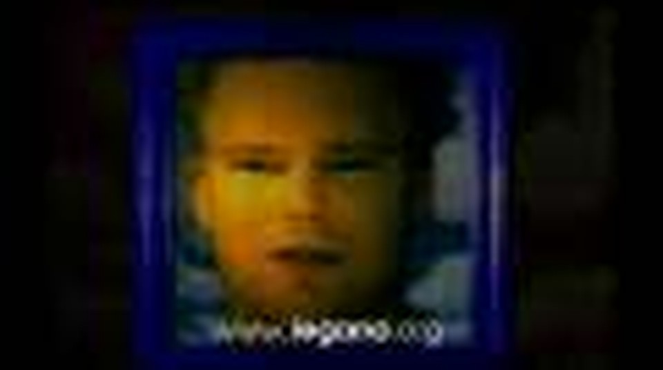 David Evans sings