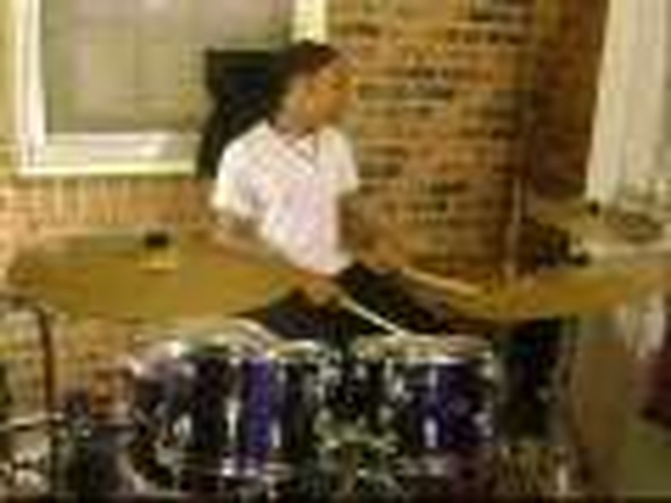 Dorien Groovin on the drums