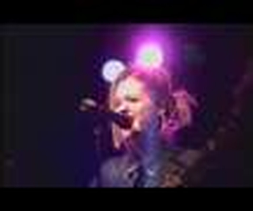 Katy Perry Sings LIve