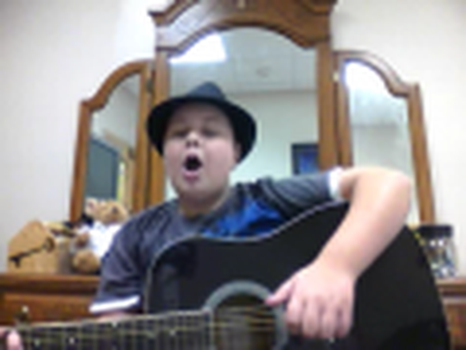 Me singin : Who i am hates who ive been accustic