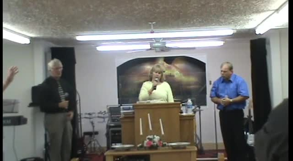 THE CARTER FAMILY SINGING AT VICTORY FAITH CENTER HOLINESS CHURCH IN SPARTANBURG SC APRIL 7 2012 I KEEP PRAYING