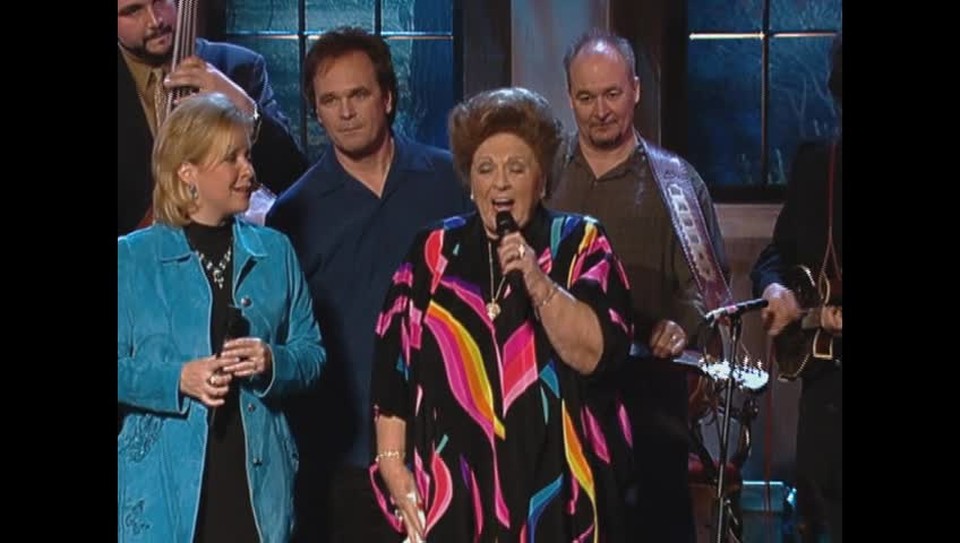 Jeff Sheri Easter and Vestal Goodman - Jesus, Hold My Hand (Live)