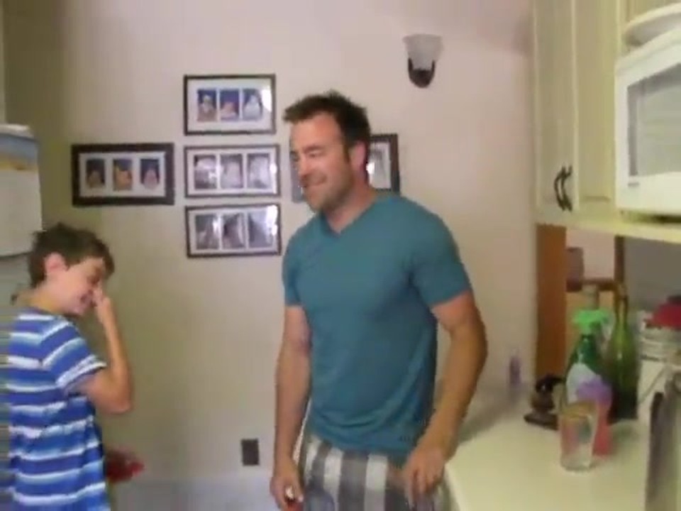 After an Hour-Long Temper Tantrum, One Dad Got Creative - LOL