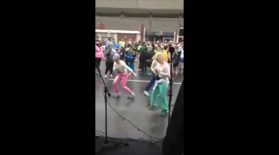 How These Grooving Grannies Warm Up for a Race Warmed My Heart