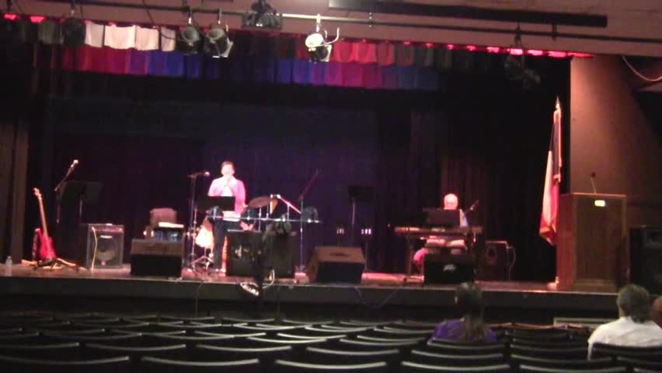 Jennifer Harvey singing