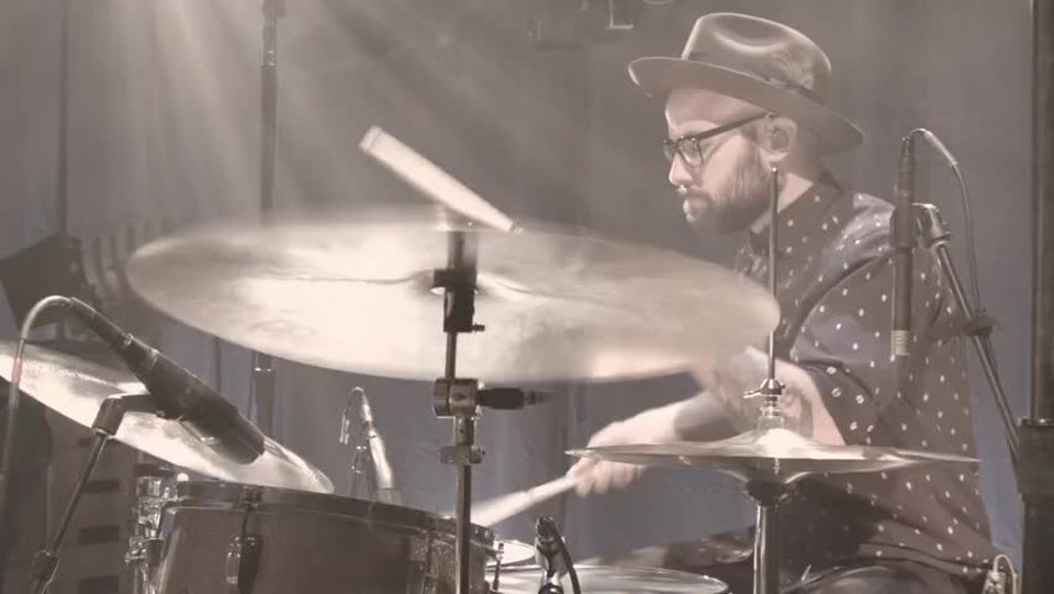 Kari Jobe - Holy Spirit (Live) ft. Cody Carnes