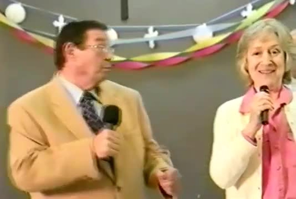 A cute old couple preach the word!