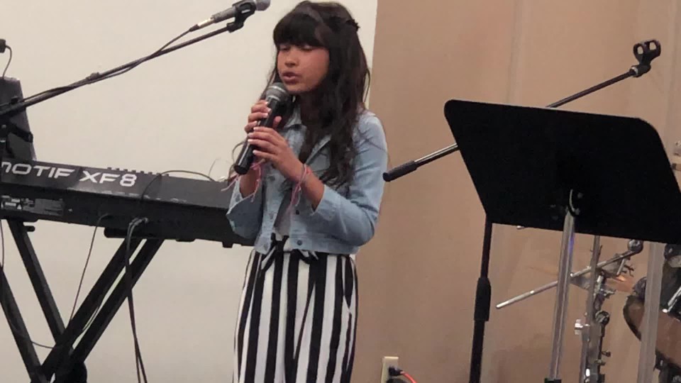 EMOTIONAL PERFORMANCE - What a Beautiful Name - Covered by Kayla Chavez