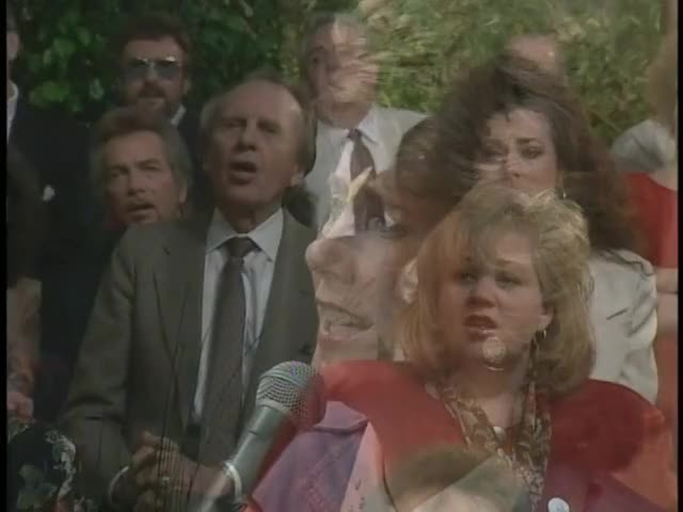 Bill & Gloria Gaither - Farther Along