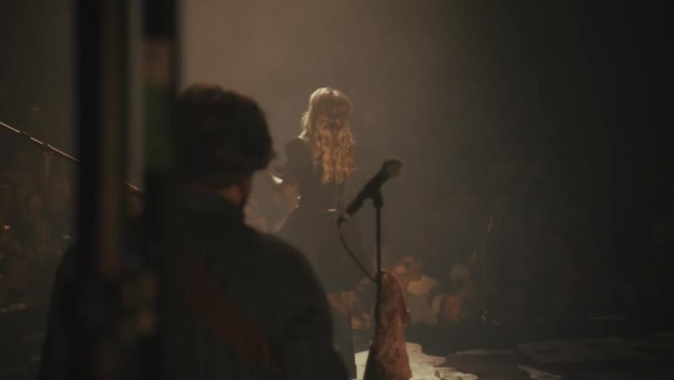 Anne Wilson’s Powerful Live Performance of ‘Strong’