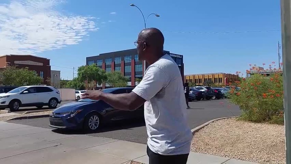 Street Preacher's Singing Was So Bad, No One Stopped To Listen !!!
