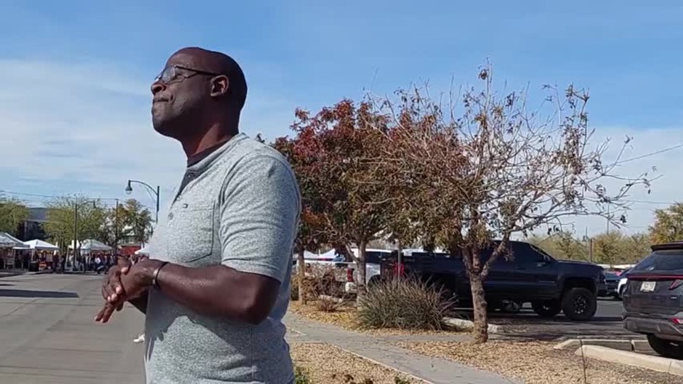 Street Preacher's Singing Was So Bad, He Had To Explain He Wasn't Crazy !!!