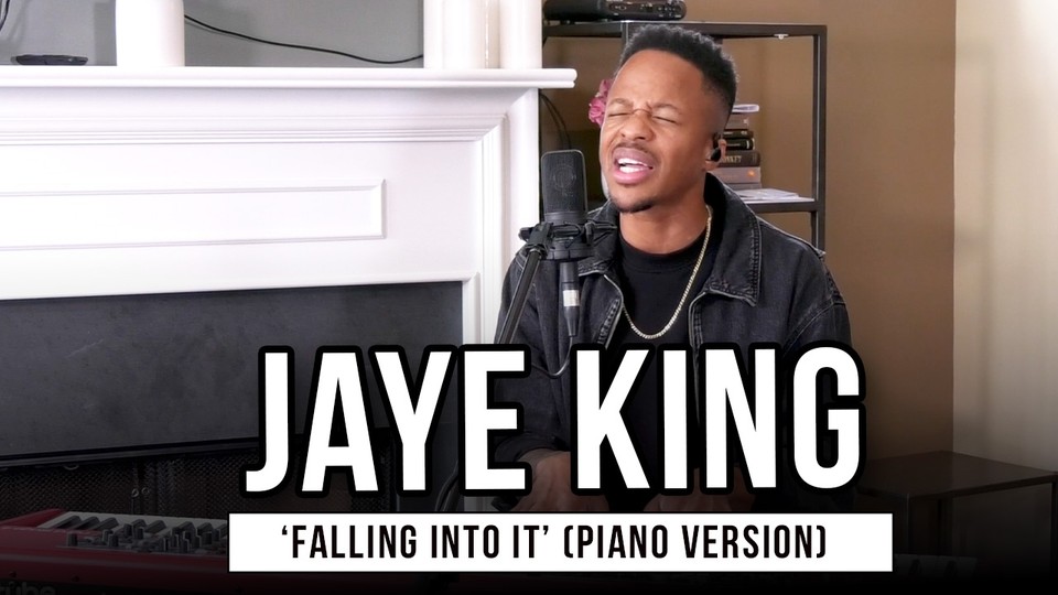 Jaye King Shares Soulful Piano Performance of 'Falling Into It'