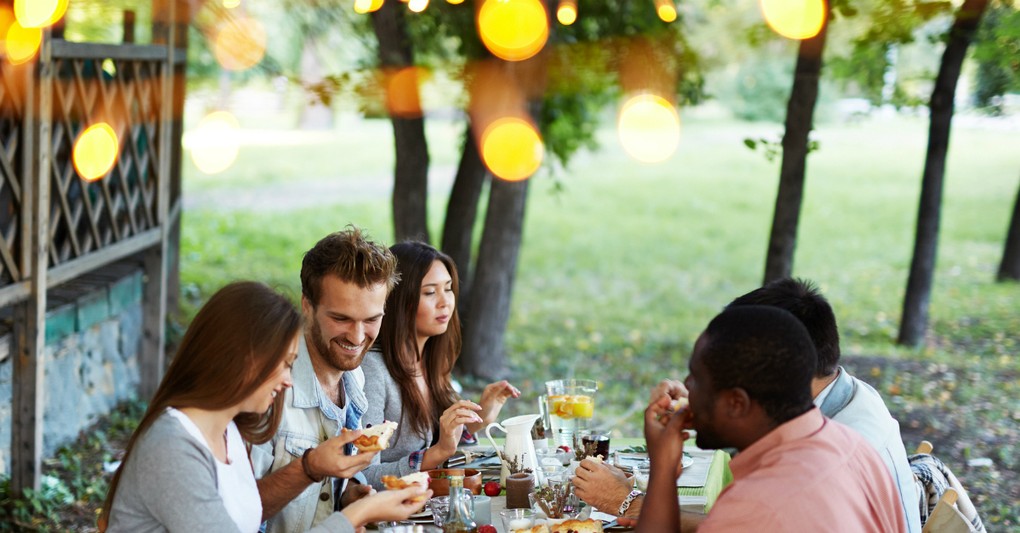 10 Fun Fall Activities That Bring People Together