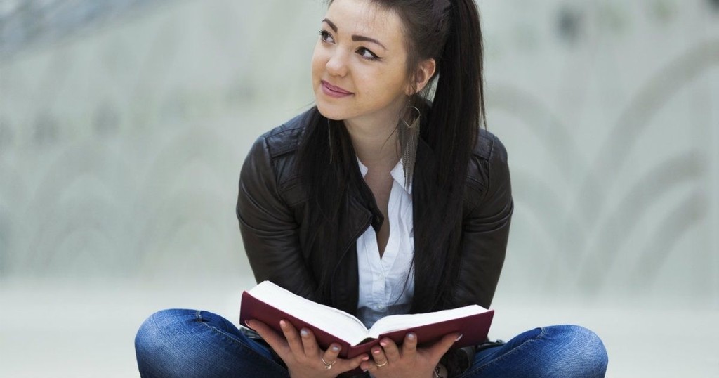 9 Ways to Meet Your Goal of Reading More Scripture Every Day