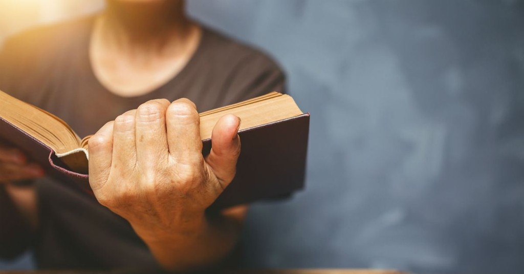 15 Powerful Things We Can Know About God in the Bible