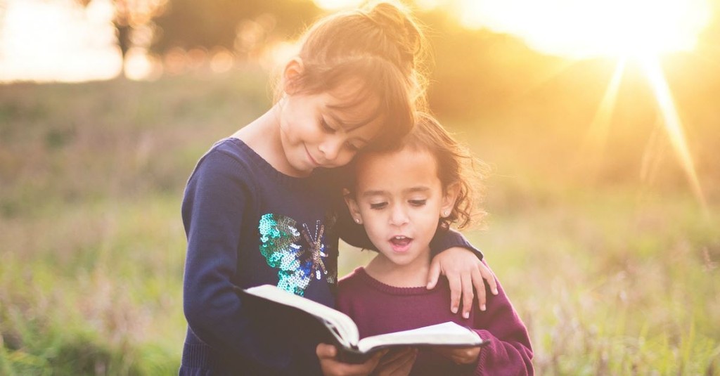 10 Powerful Psalms to Regularly Read with Your Kids