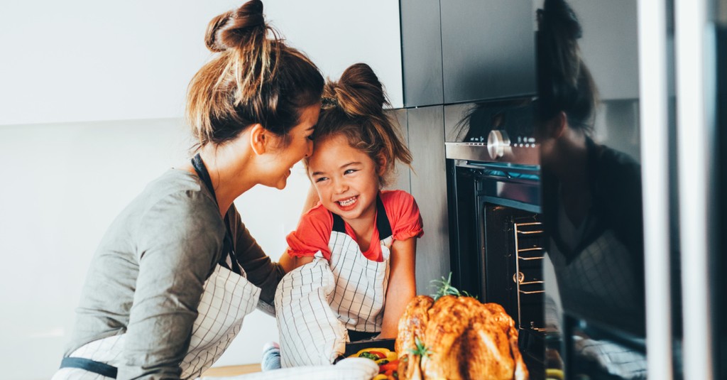 8 Creative Ways to Celebrate Thanksgiving as a Family