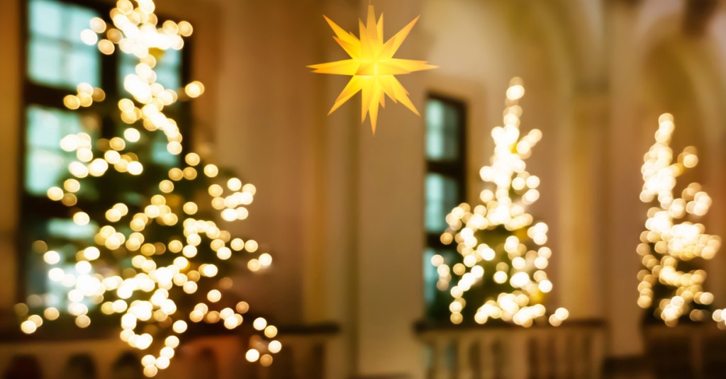 5 Ways to Greet All the New Faces at Church This Christmas