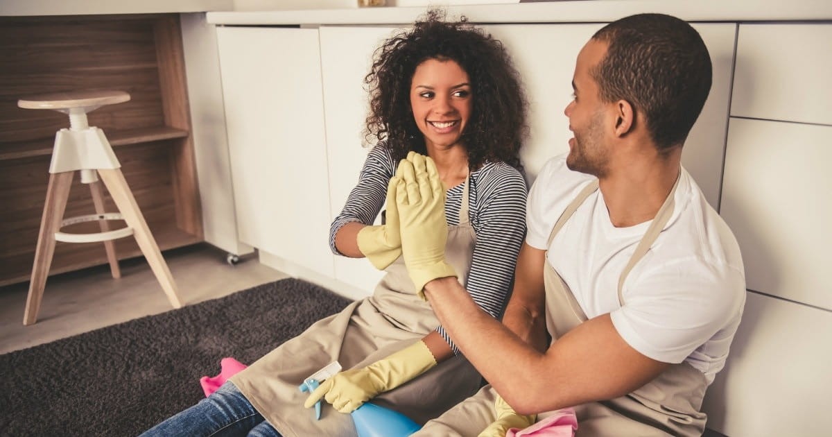 7. Healthy Couples Split the Chores 
