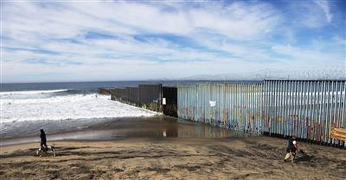 4 Pros and 4 Cons for the U.S.Mexico Border Wall The Mission WMCA