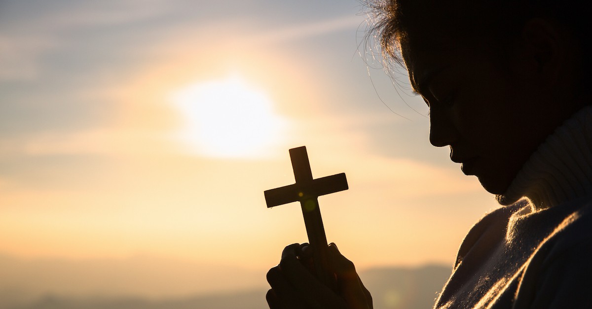 16 Holy Week Prayers to Remind Us of the Beauty of the Cross