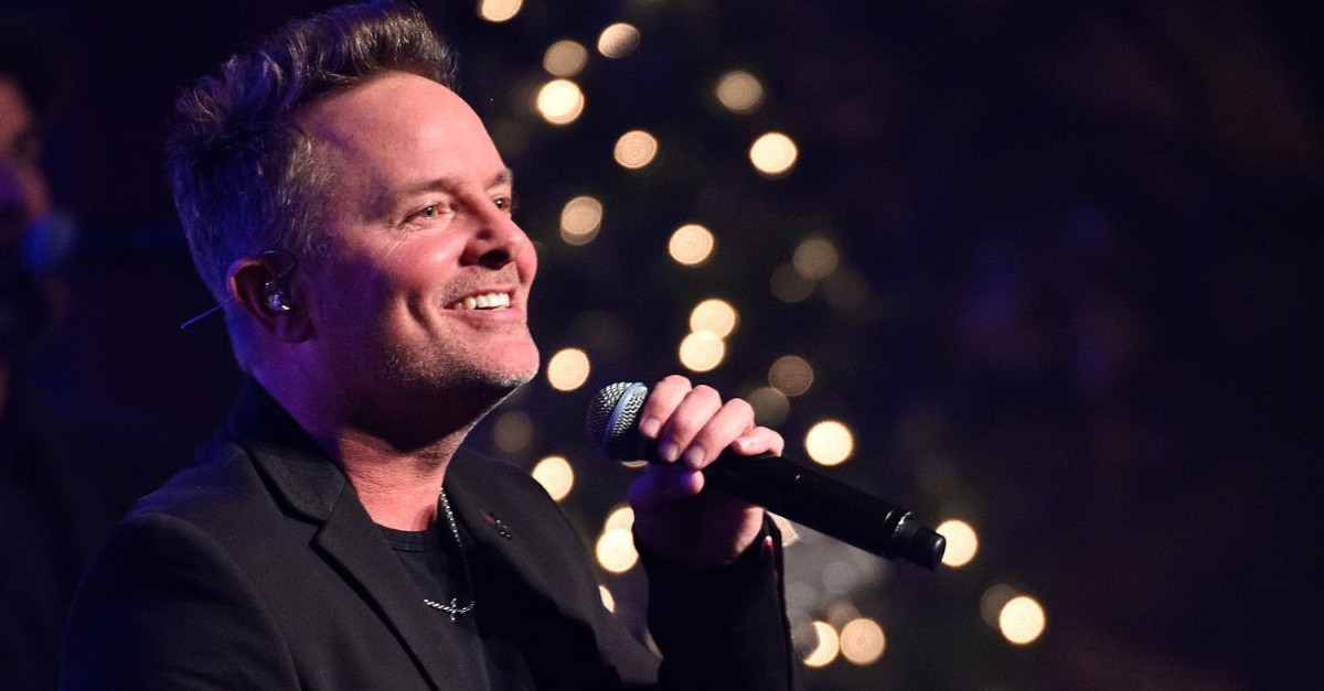 Chris Tomlin, Tomlin joins Steph Curry and his wife in hope filled live stream