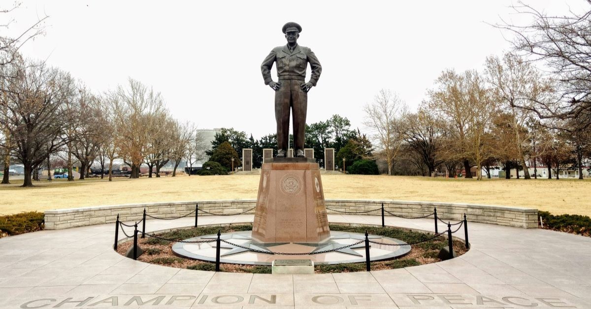 dwight d eisenhower president statue monument