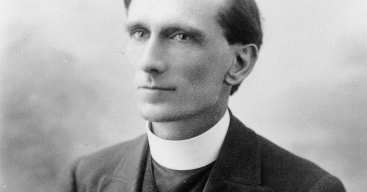 Picture of Oswald Chambers wearing clerical collar. Photo by Our Daily Bread Ministries (Utmost.org)