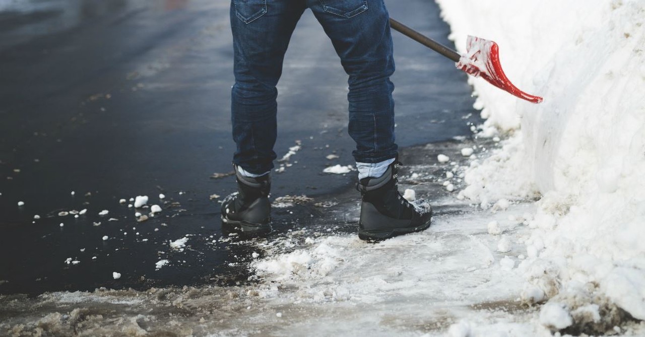 4. Shovel their driveway.