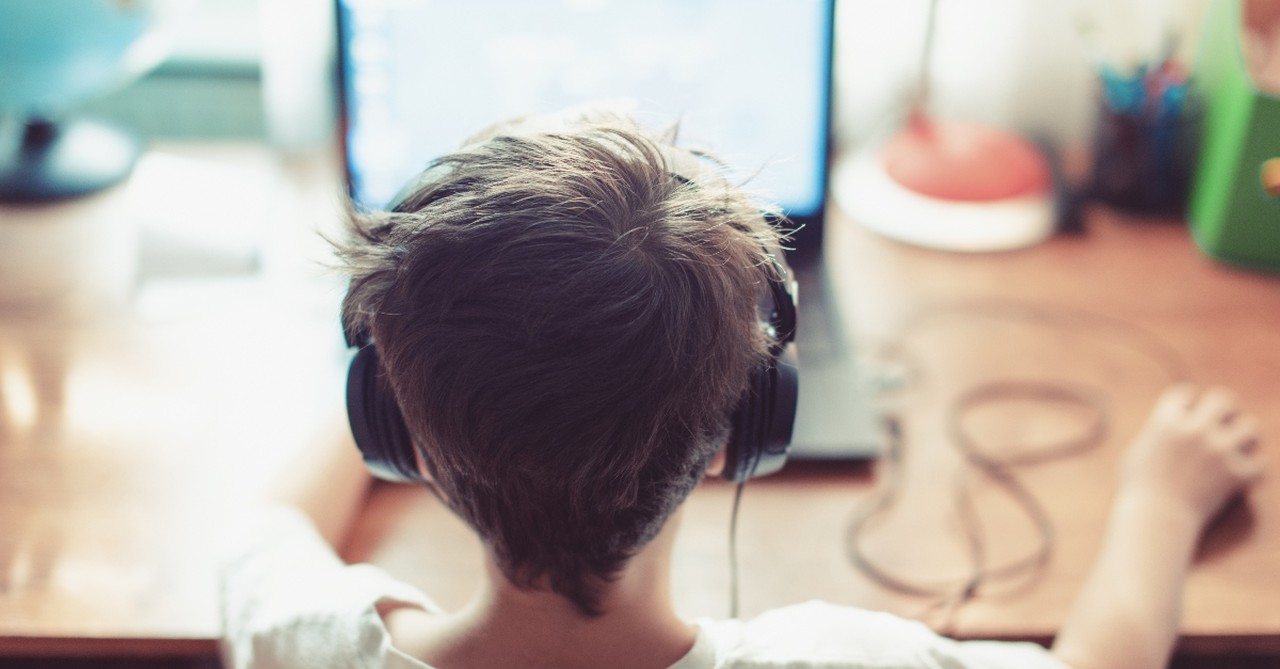 5 Reasons Not to Dismiss Your Teen’s Online Friendships