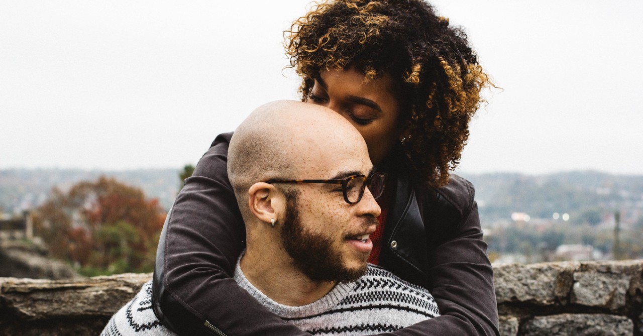 couple hugging outside