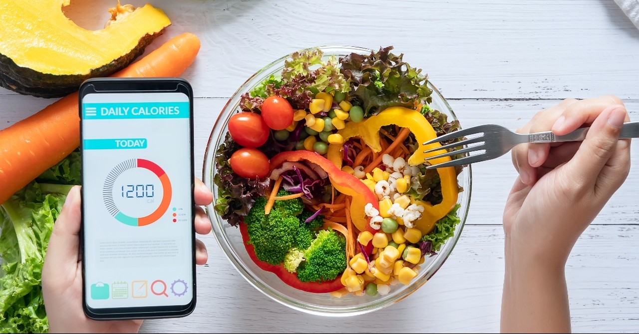 Salad and calorie counter