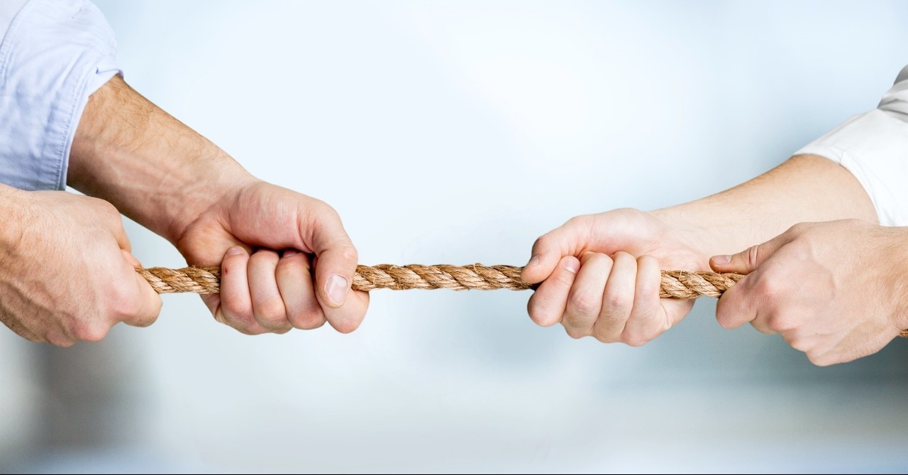 Rope pulling contest