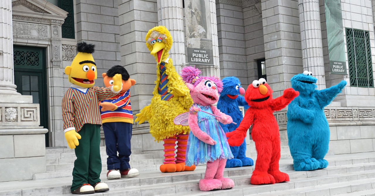 Sesame Street characters, Sesame Street highlights same-sex couple
