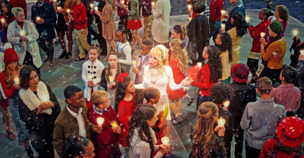 Dolly Parton's Christmas on the Square, christmas movies netflix