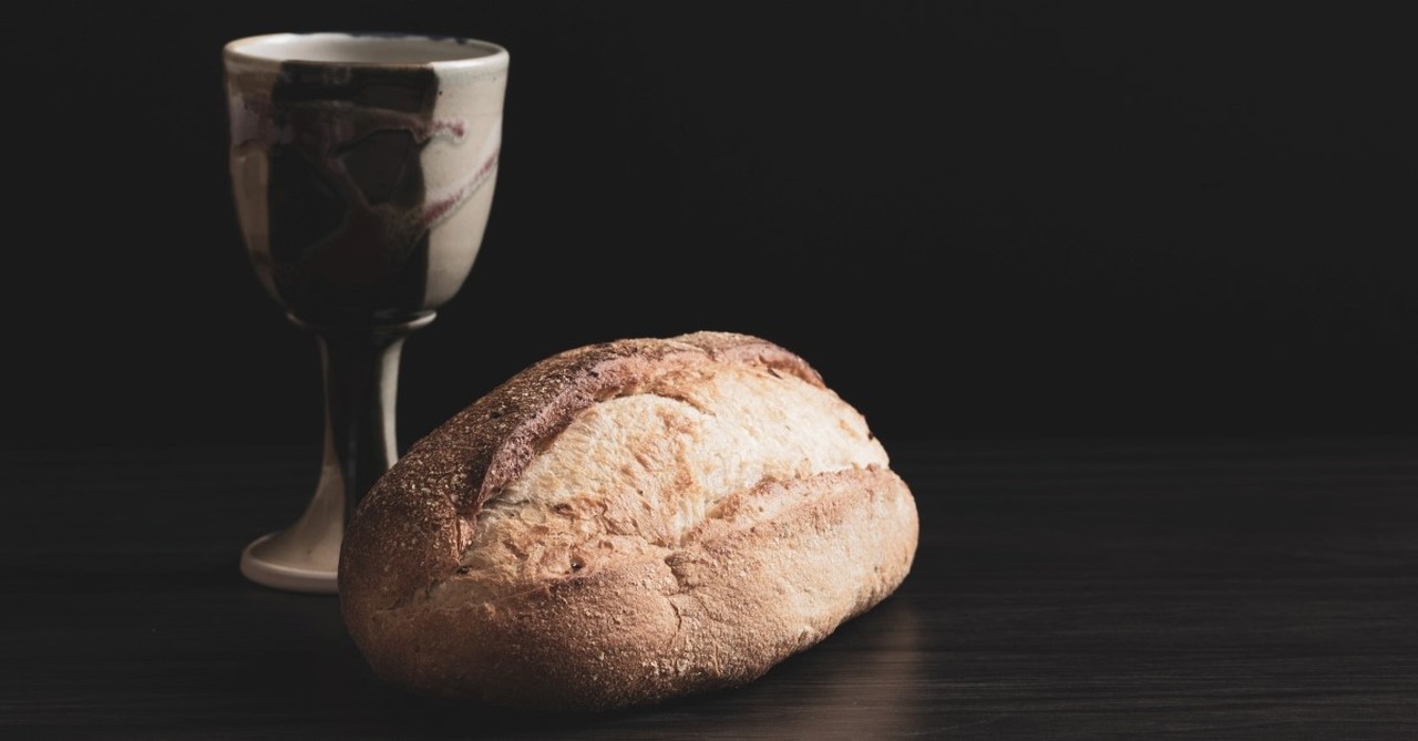 communion goblet and bread, 5 things christians might get wrong about communion