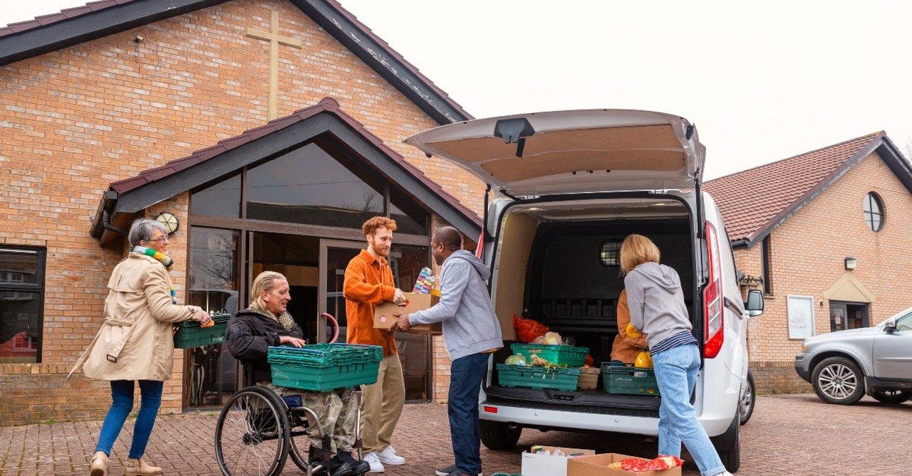 Church helping a food bank